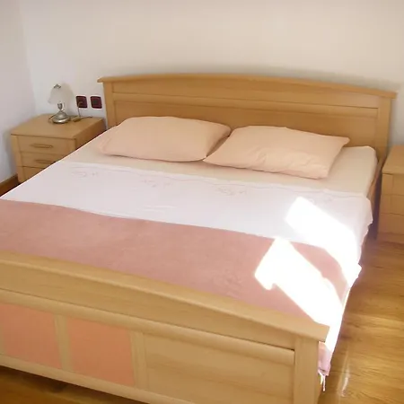 招待所 Apartments Premantura 普莱曼图拉