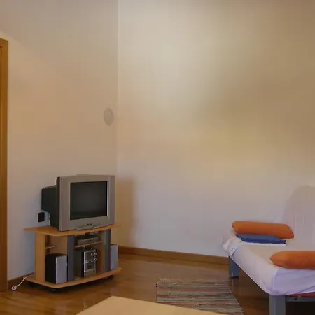 ゲストハウス Apartments Premantura 3*
