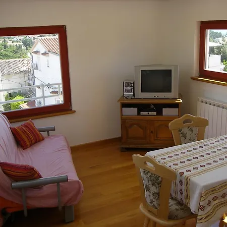 招待所 Apartments Premantura 3*