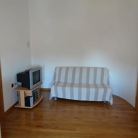 ゲストハウス Apartments Premantura プレマントゥーラ