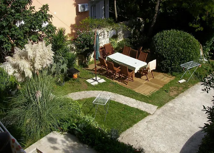 Pensión Apartments Premantura 3*
